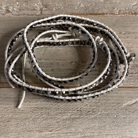 Victoria Emerson WRAP BRACELET White Leather Gray/Brown Crystal Mix REG $58 - Picture 2 of 3